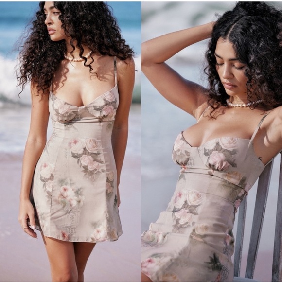 HOUSE OF CB CHRISTIANA DRESS - Picture 1 of 7